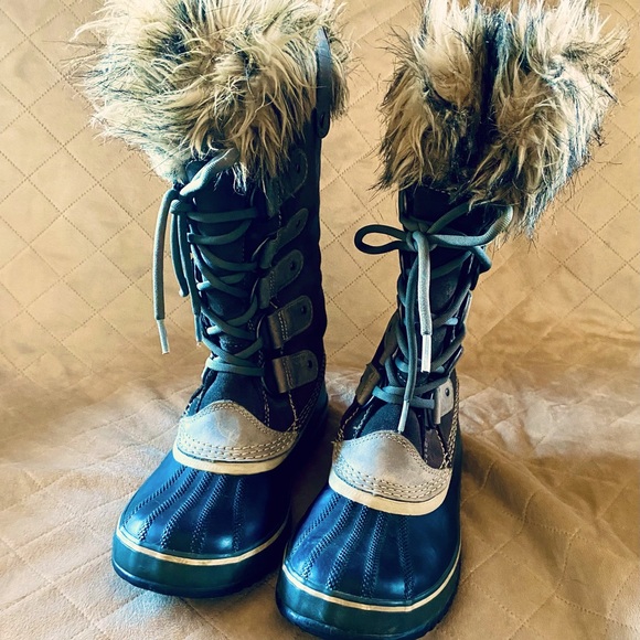 Sorel Joan Of Arctic Boots Color Major & Dark Stone - Picture 3 of 13
